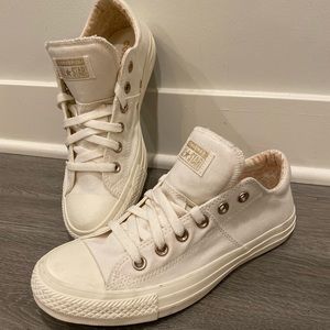 CHUCK TAYLOR ALL STAR MADISON SNEAKERS-WOMEN’S 9